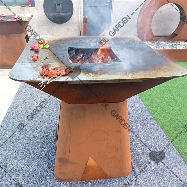 Gril BBQ Sylfaenol