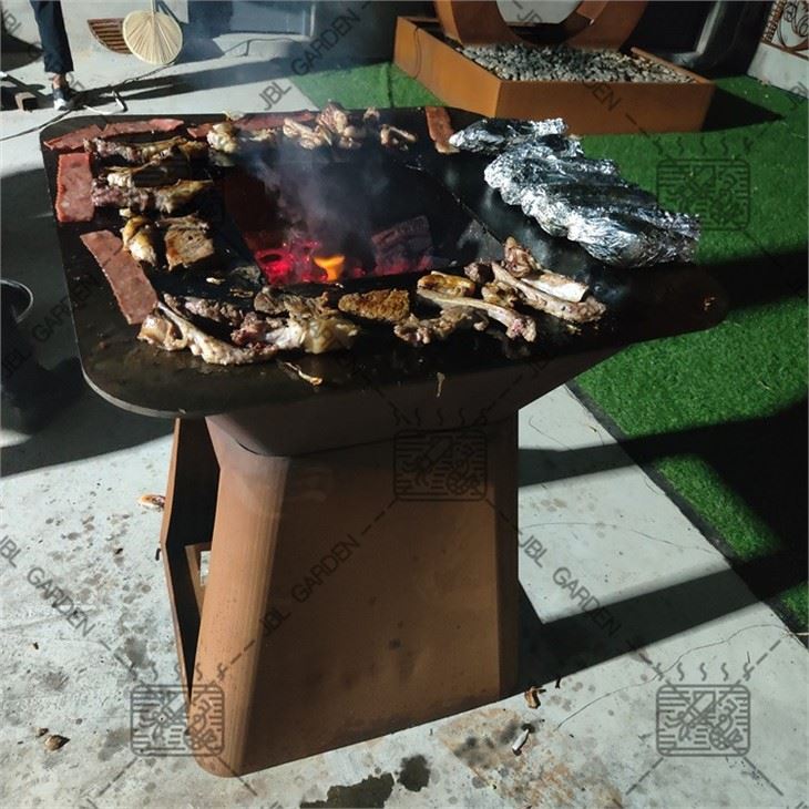 Custom Outdoor Cooking BBQ Gill