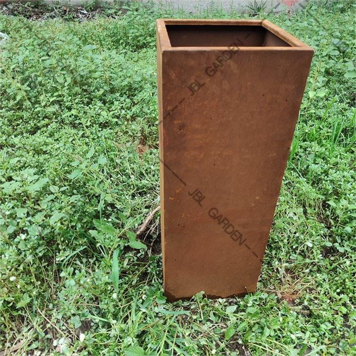 Set Of 2 Tall Planters