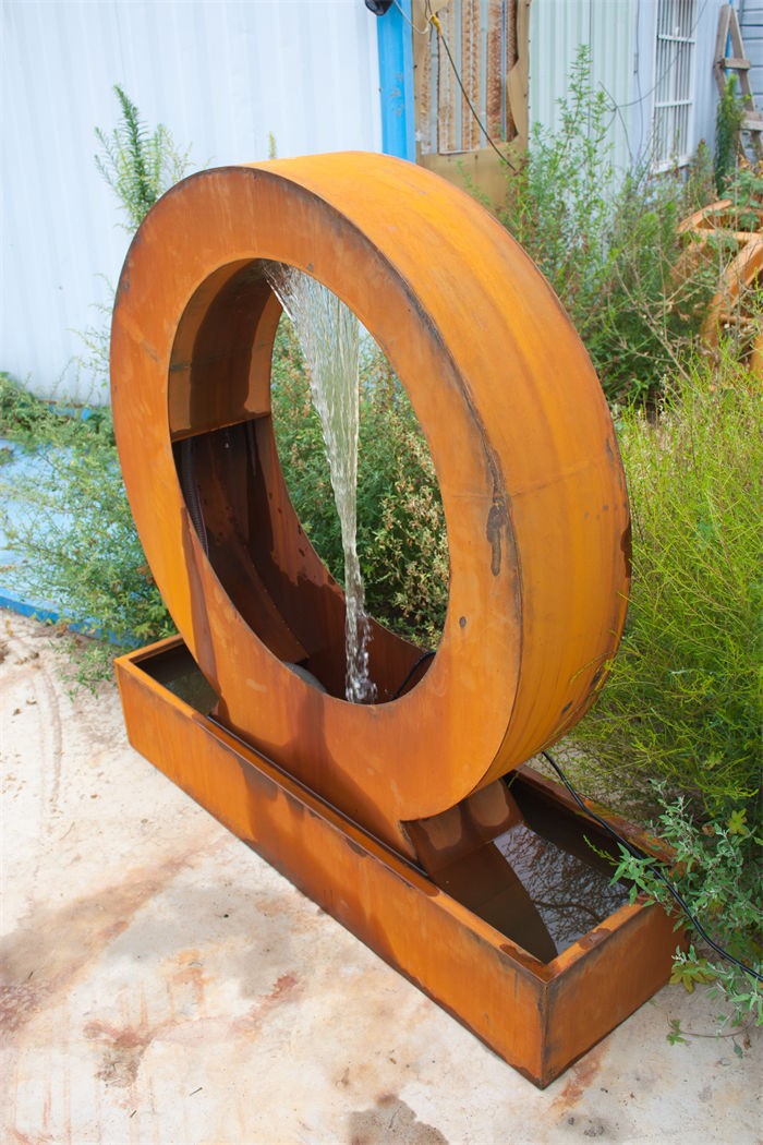 Corten Steel Moon Water Feature Rustic Outdoor Landscaping Decor factory