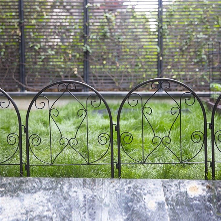 Landscape Wrought Iron Wire Border