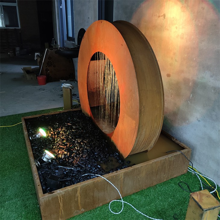 Lunar Arc Corten Steel Water Feature Outdoor Landscaping Curtain suppliers