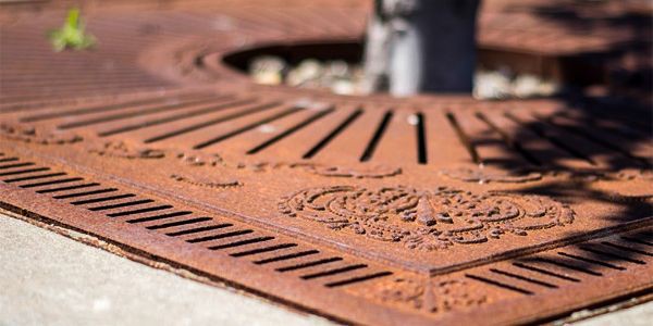 Gratiau Coed Metel Modern