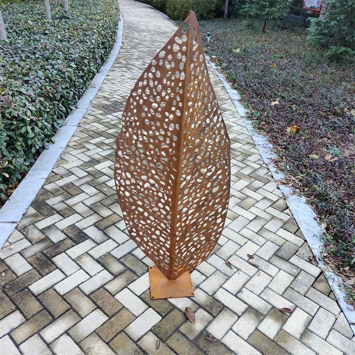 Rusty Metal Weather Resistant Sculpture suppliers